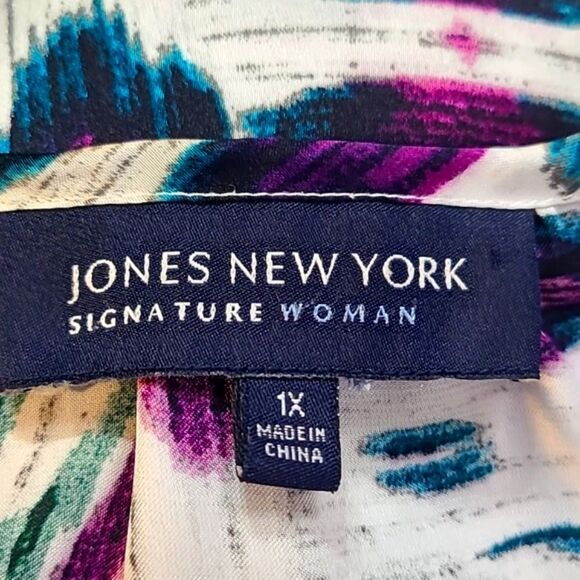 Jones New York Purple, Green & White Print Top, Decorative Neckline, Size 1X - Picture 9 of 10